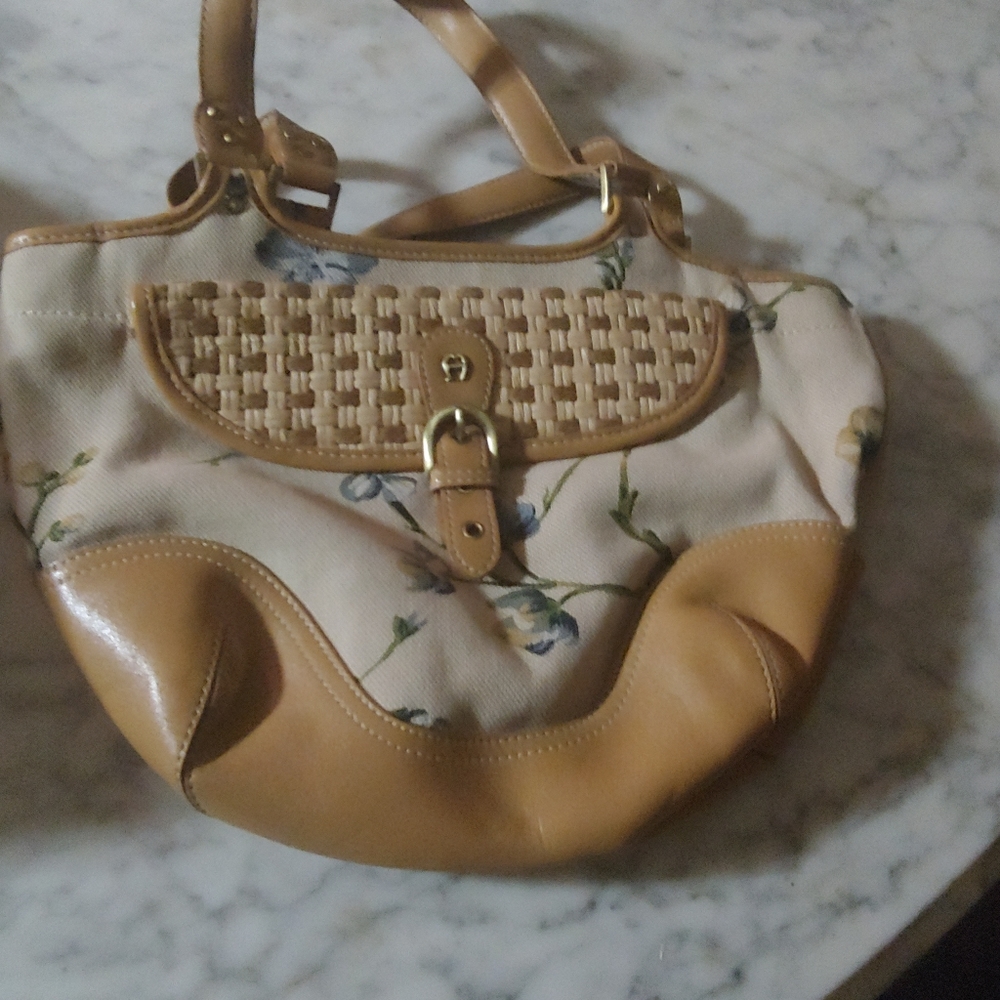 Purses - Picture 2 of 5